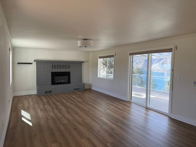 Building Photo - 1983 Summit Blvd