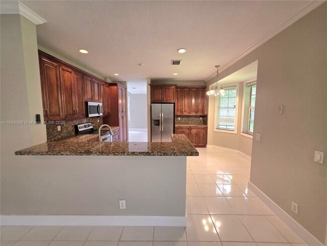 Building Photo - 584 Cambridge Dr