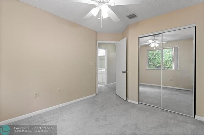 Building Photo - 640 N University Dr