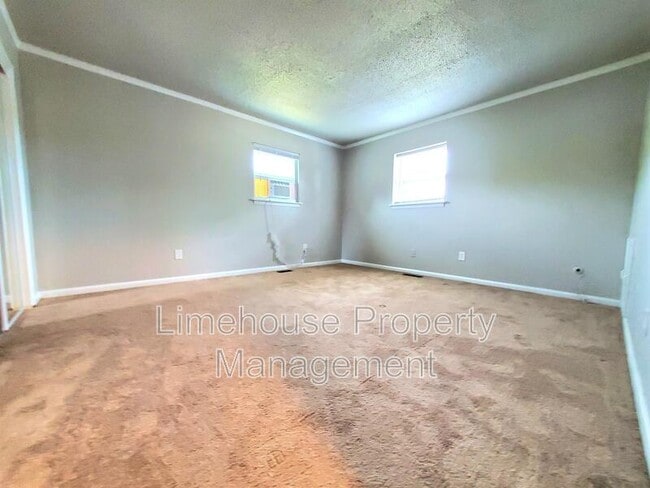 Building Photo - 119 Bob Ln