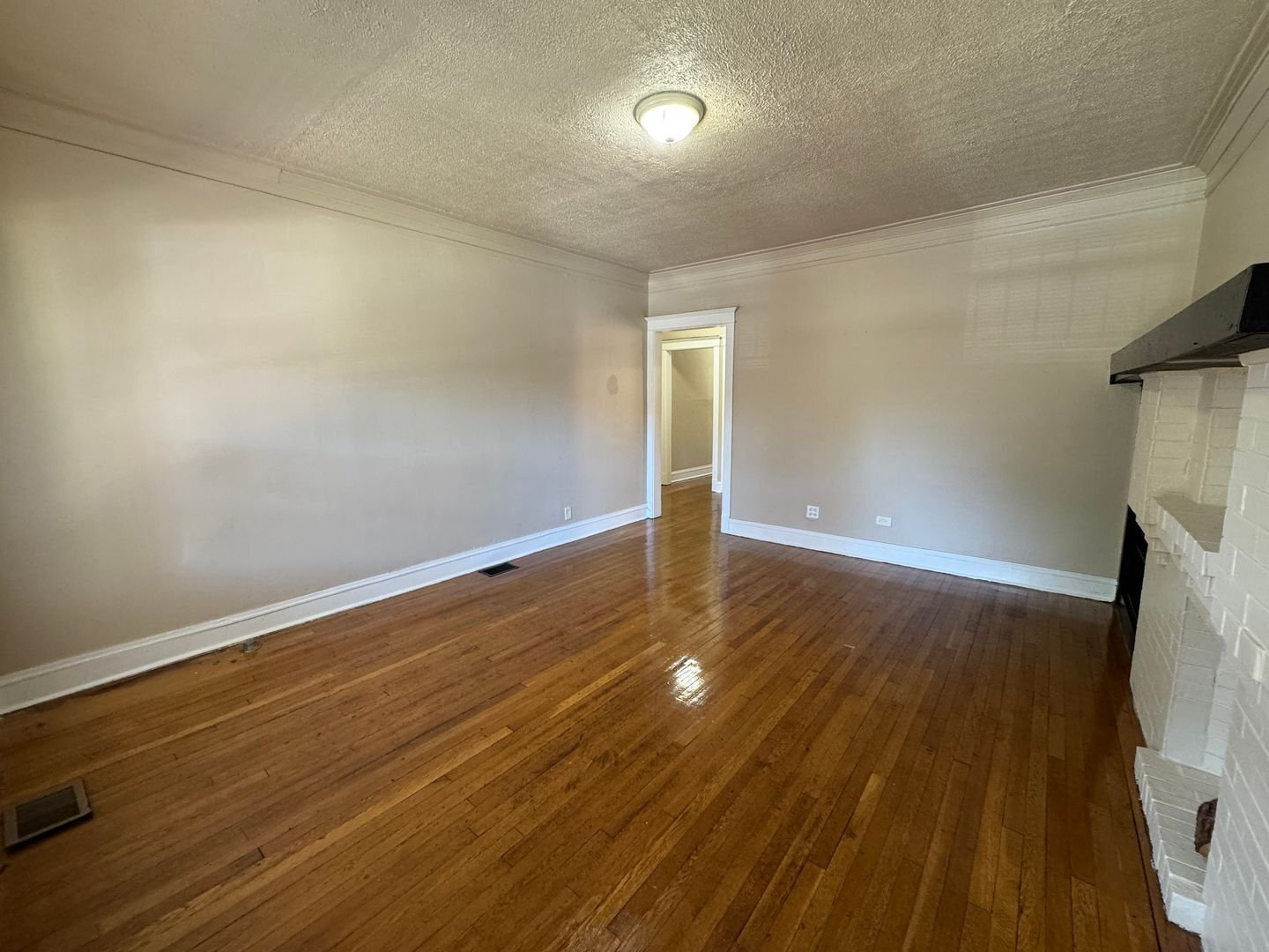 Building Photo - 7332 S Lowe Ave