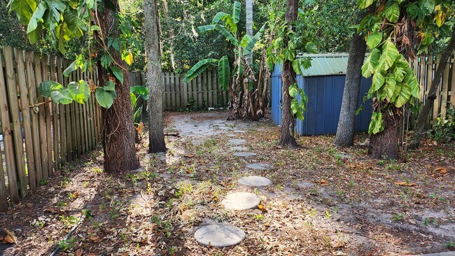 Serenity Backyard - 5014 Gainsville Dr