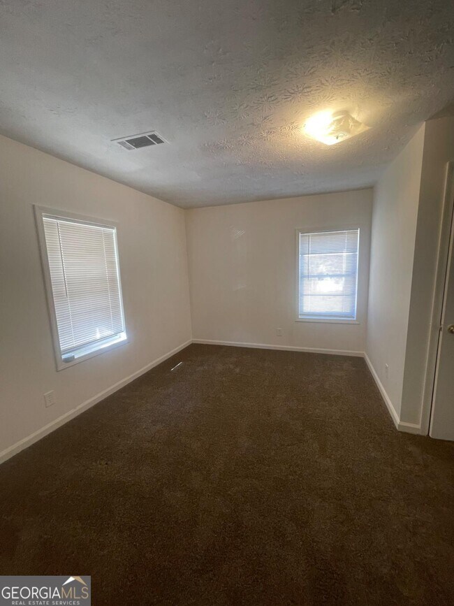 Building Photo - 2294 Bouldercrest Rd