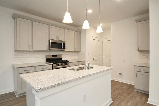 Building Photo - 15236 Sweet Mimosa Dr