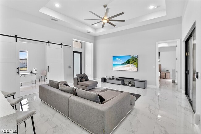 Building Photo - 118 NW 2nd Ave