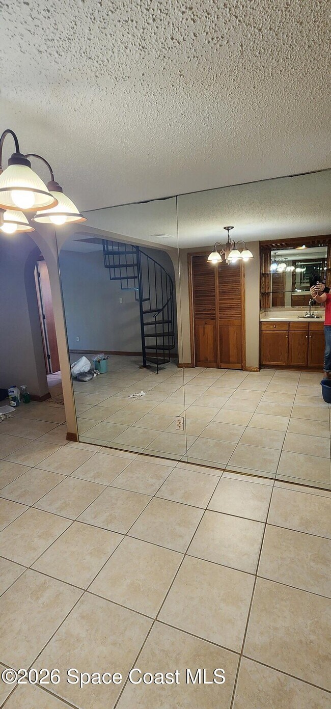 Building Photo - 2109 Hidden Grove Ln