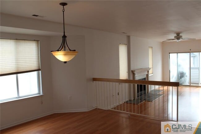 Building Photo - 2401 Jesse Way
