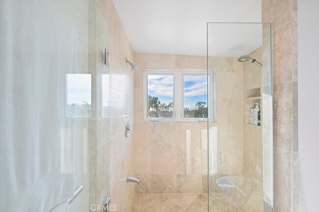 Building Photo - 326 Loma Terrace