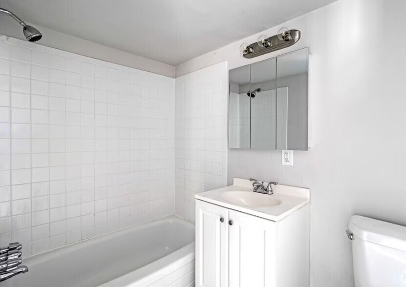 Building Photo - 500 E Upsal St