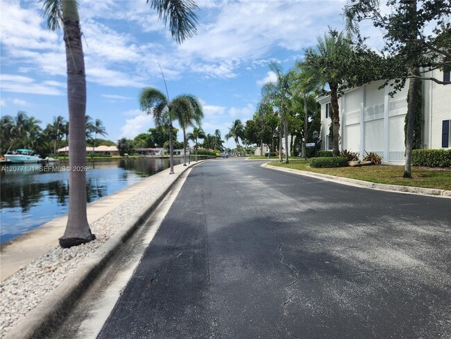 Building Photo - 160 Cypress Club Dr