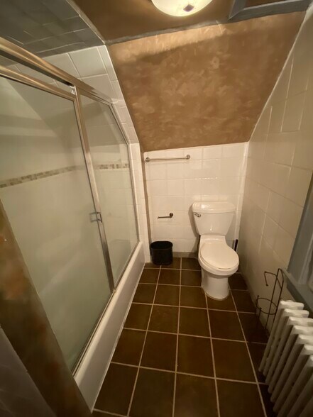 Building Photo - 7 Virginia Ave