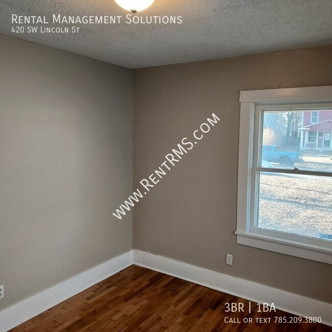 Building Photo - 420 SW Lincoln St