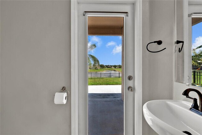 Building Photo - 643 Willett Dr