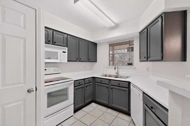 Building Photo - 2450 Wickersham Ln