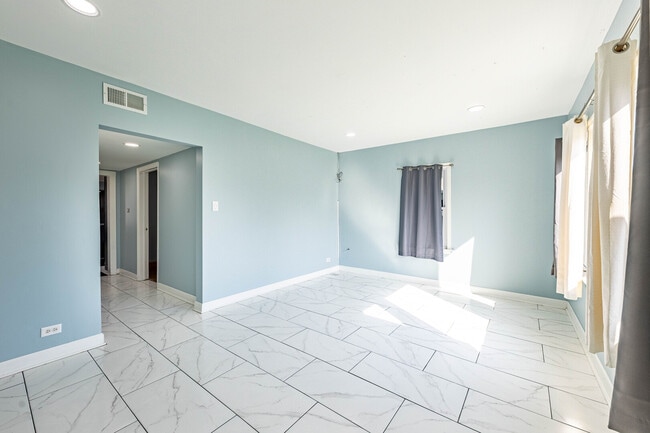 Building Photo - 7740 S Laramie Ave