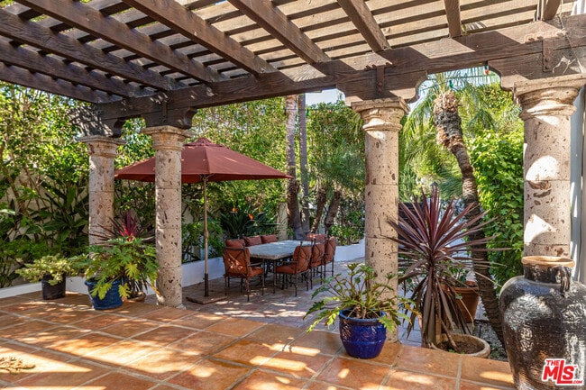 Building Photo - 24408 Malibu Rd