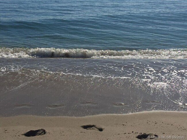 Building Photo - 2101 S Surf Rd