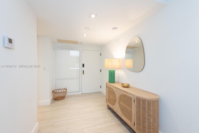 Building Photo - 181 Crandon Blvd