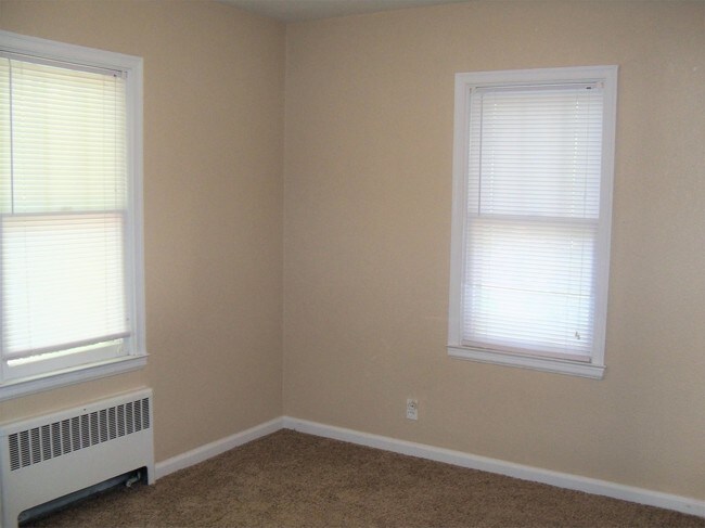 Building Photo - 416 Howard Ave