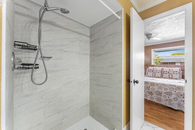 Building Photo - 8000 Lagos De Campo Blvd