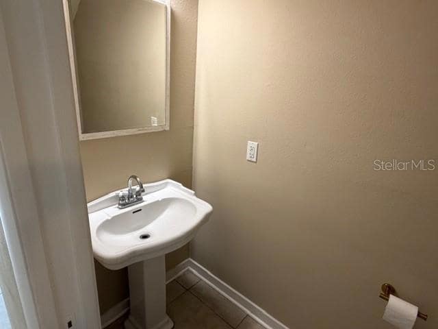 Building Photo - 140 Douglas Rd E