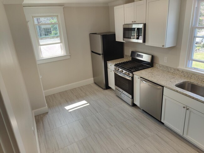Kitchen - 3405 Callaway Ave