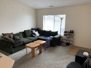 Building Photo - 1541 Riverside Ave