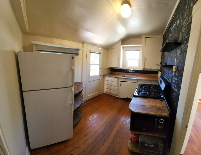 Building Photo - Jeffrey and Foothill Properties