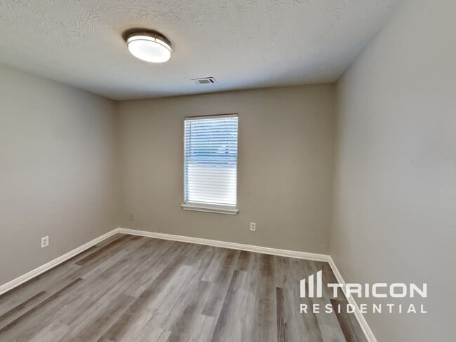 Building Photo - 16179 Summer Breeze Ct