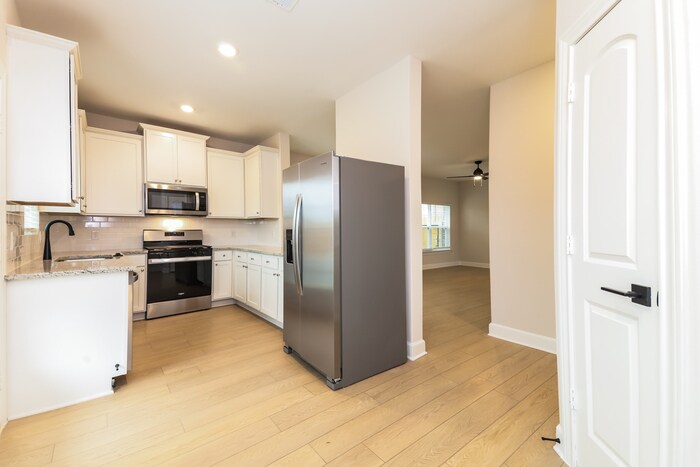 Building Photo - 1221 Ginsburg Ln