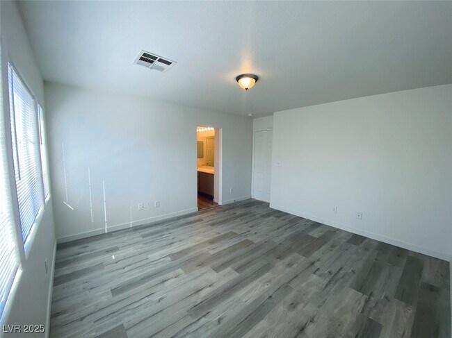 Building Photo - 6736 Twisted Wood Dr