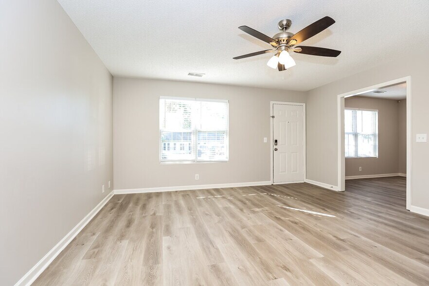 Building Photo - 2728 Painted Pony Dr