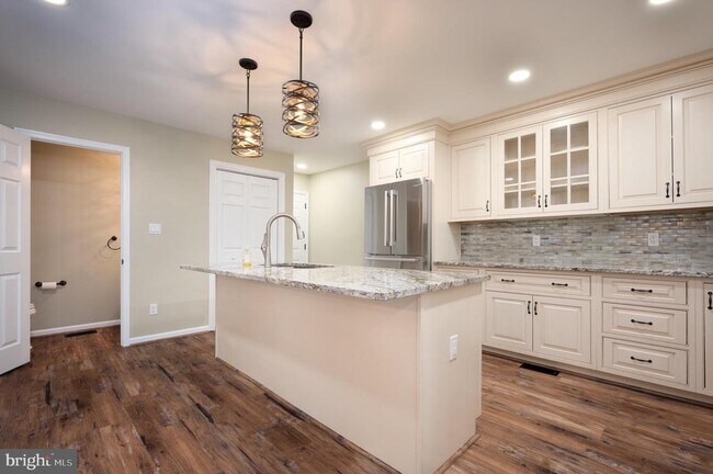 Building Photo - 110 Talleyrand Dr