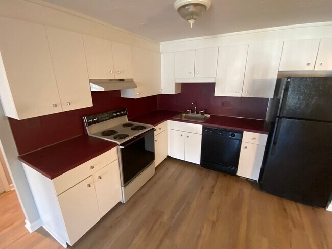 Building Photo - 362 Neponset St