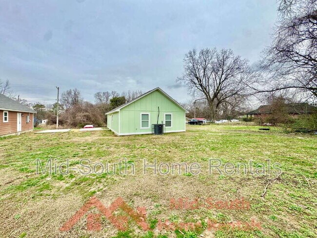 Building Photo - 581 Gilleas Rd