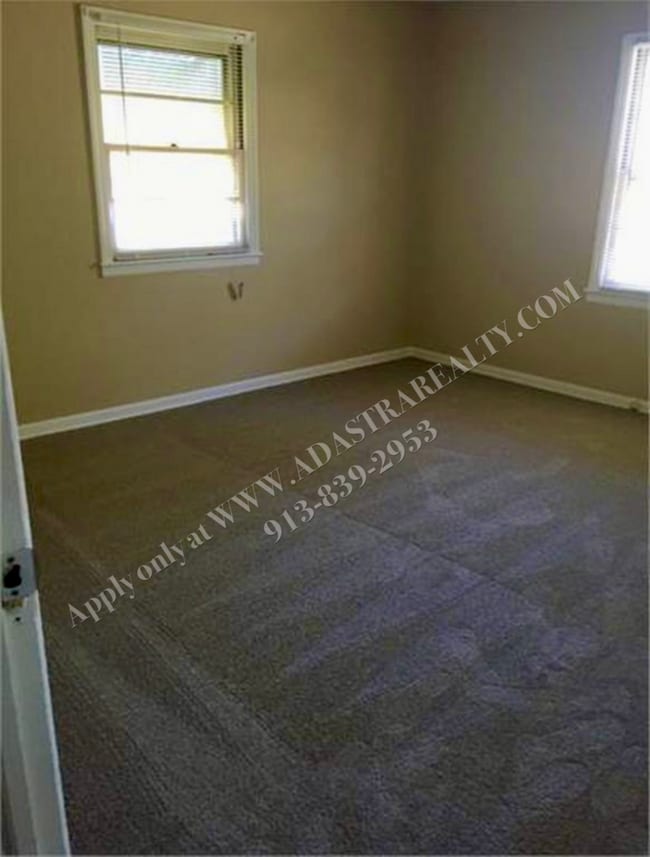 Building Photo - Updated 4 Bed 1 Bath Home in Raytown-Avail...
