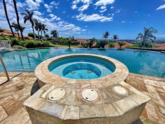 Building Photo - Luxury Island Living in Hokulani Golf Vill...