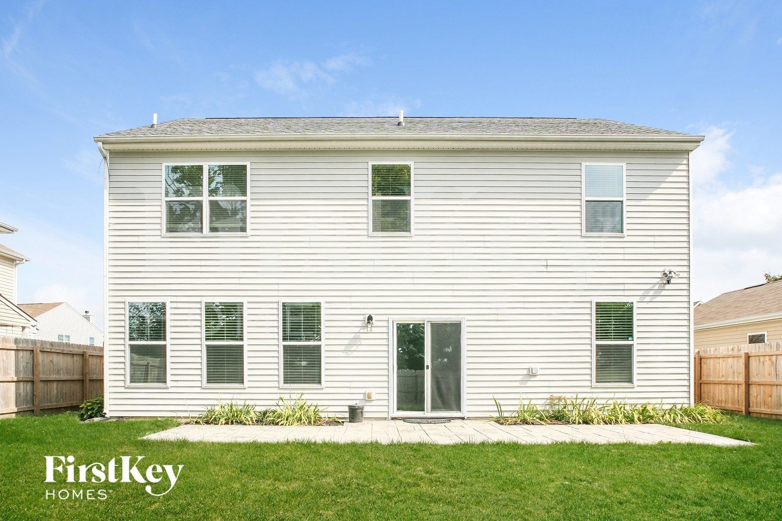 Building Photo - 4020 Poplar Dr