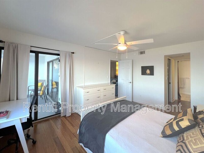 Building Photo - 2711 First Street