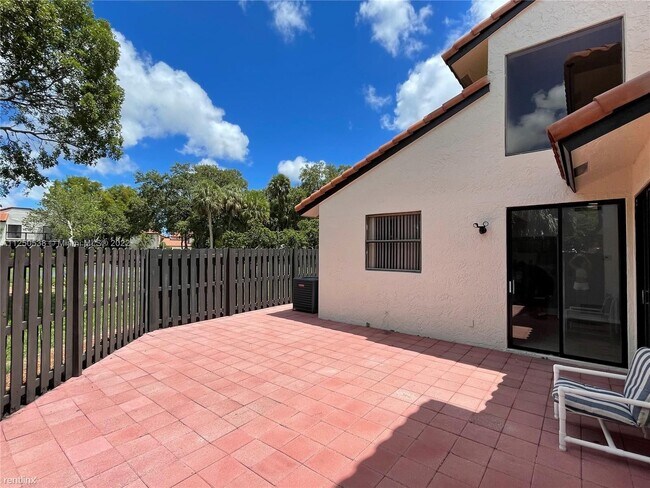 Building Photo - 3 br, 3 bath House - 5762 Fox Hollow Dr Apt C