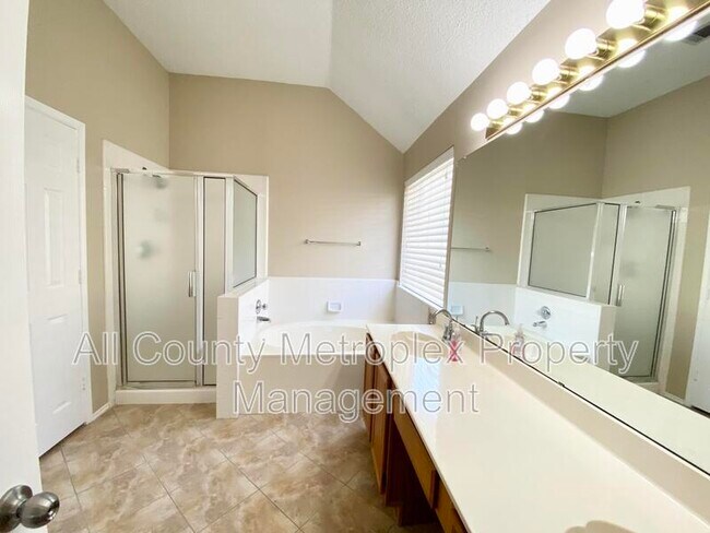 Building Photo - 813 Snapdragon Ln