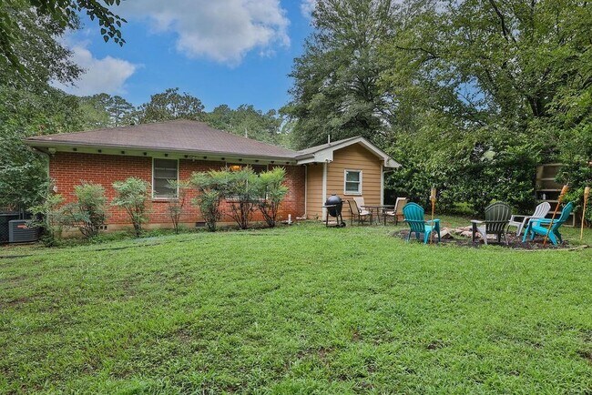 Building Photo - 4101 Clairmont Rd