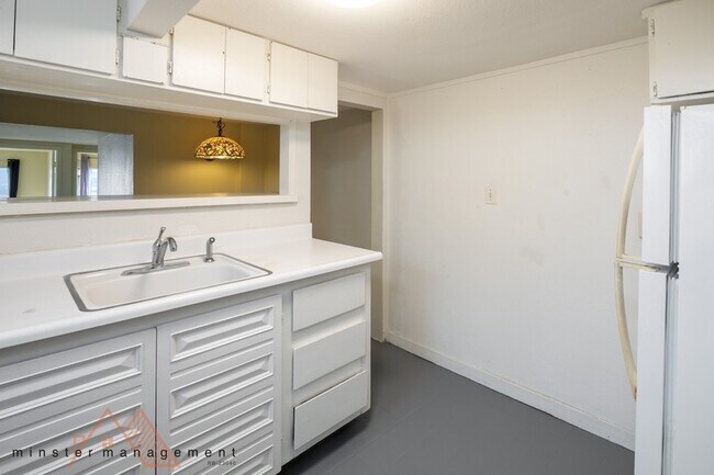 Building Photo - 1904 Naio St