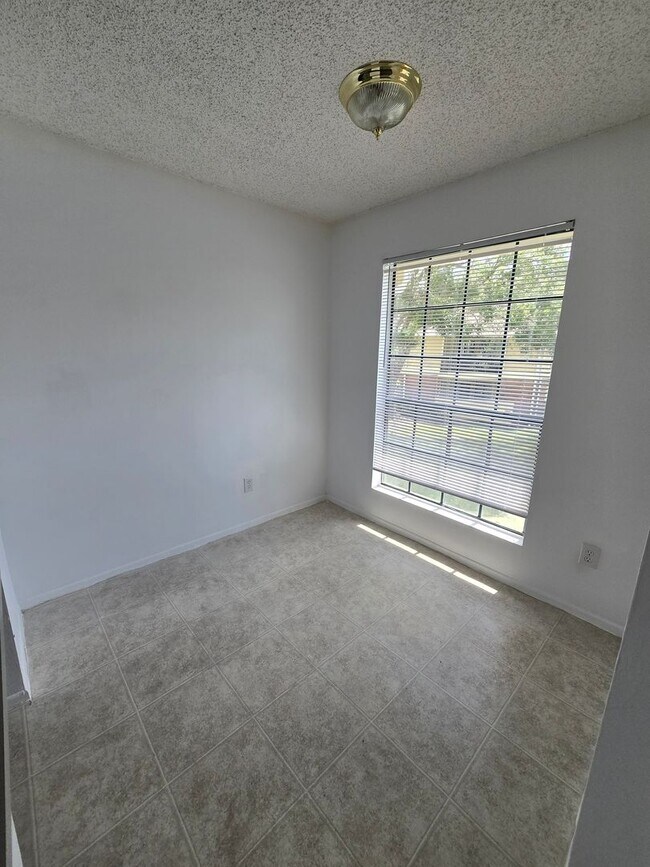 Building Photo - Charming One Bedroom for Rent in Tampa!
