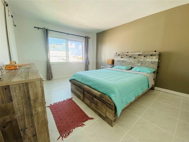 Building Photo - 1200 14th St