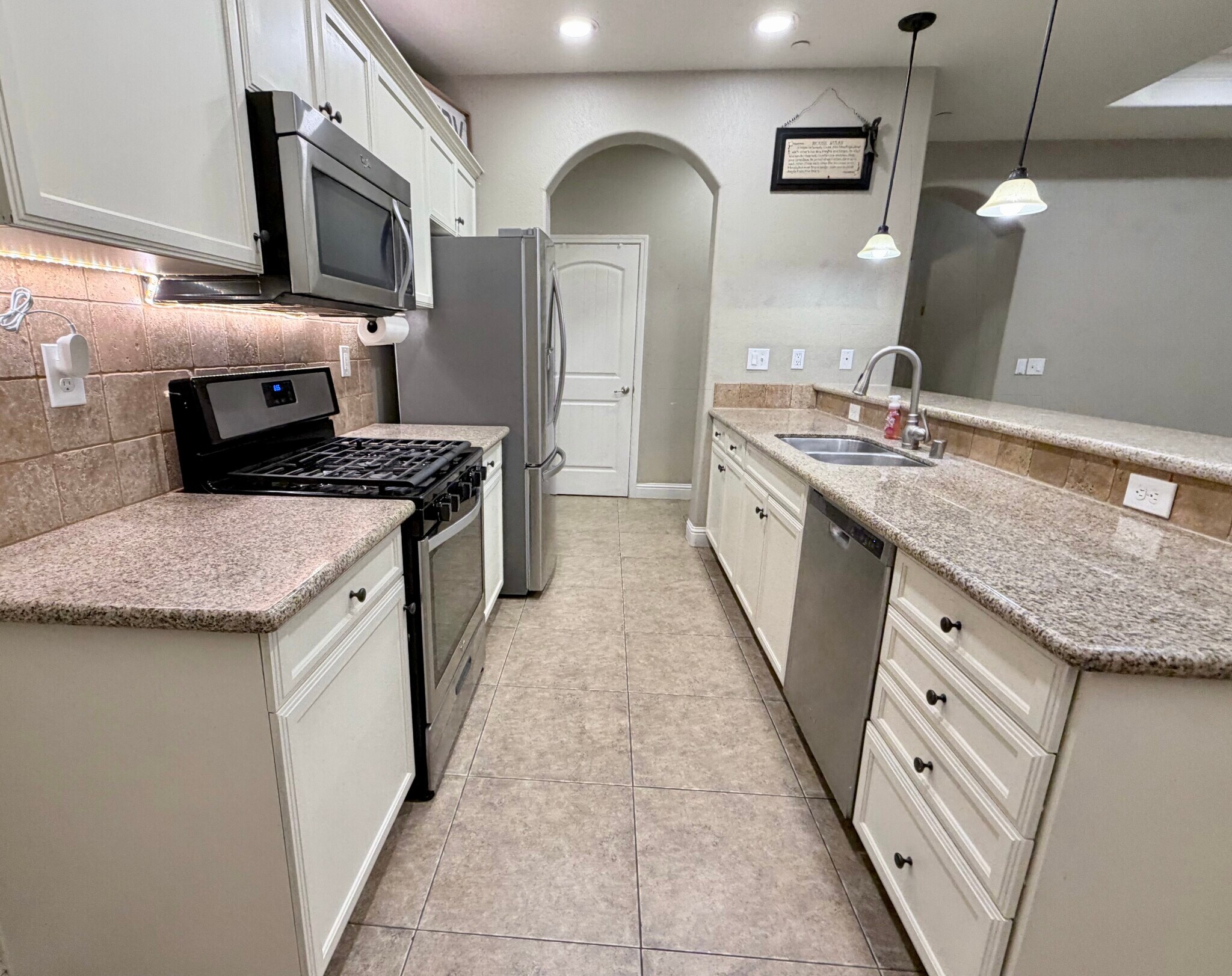 Kitchen - 533 St Julien Dr