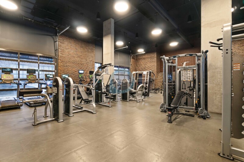 Building Photo - 186 N Ada St