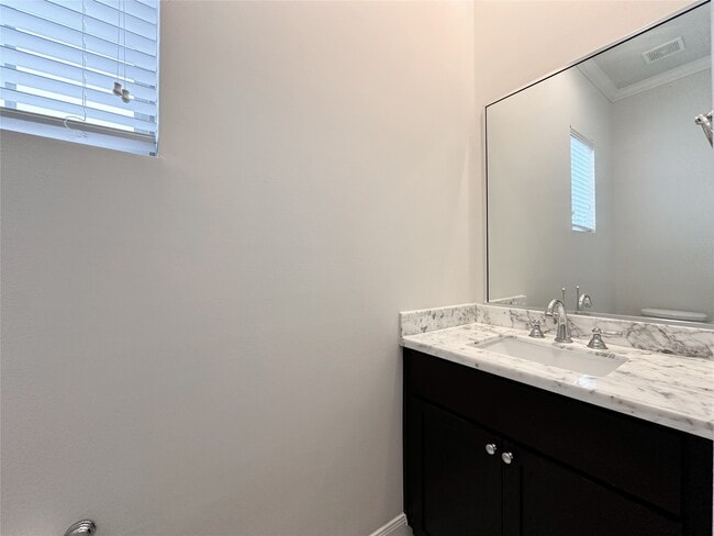 Building Photo - 10 Hermann Park Ct