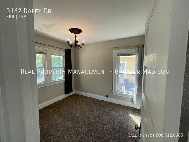 Building Photo - 3162 Daley Dr