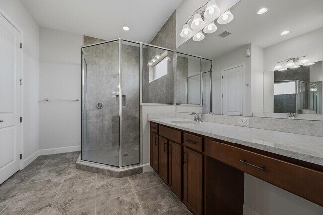 Building Photo - 14971 RedCove Pl